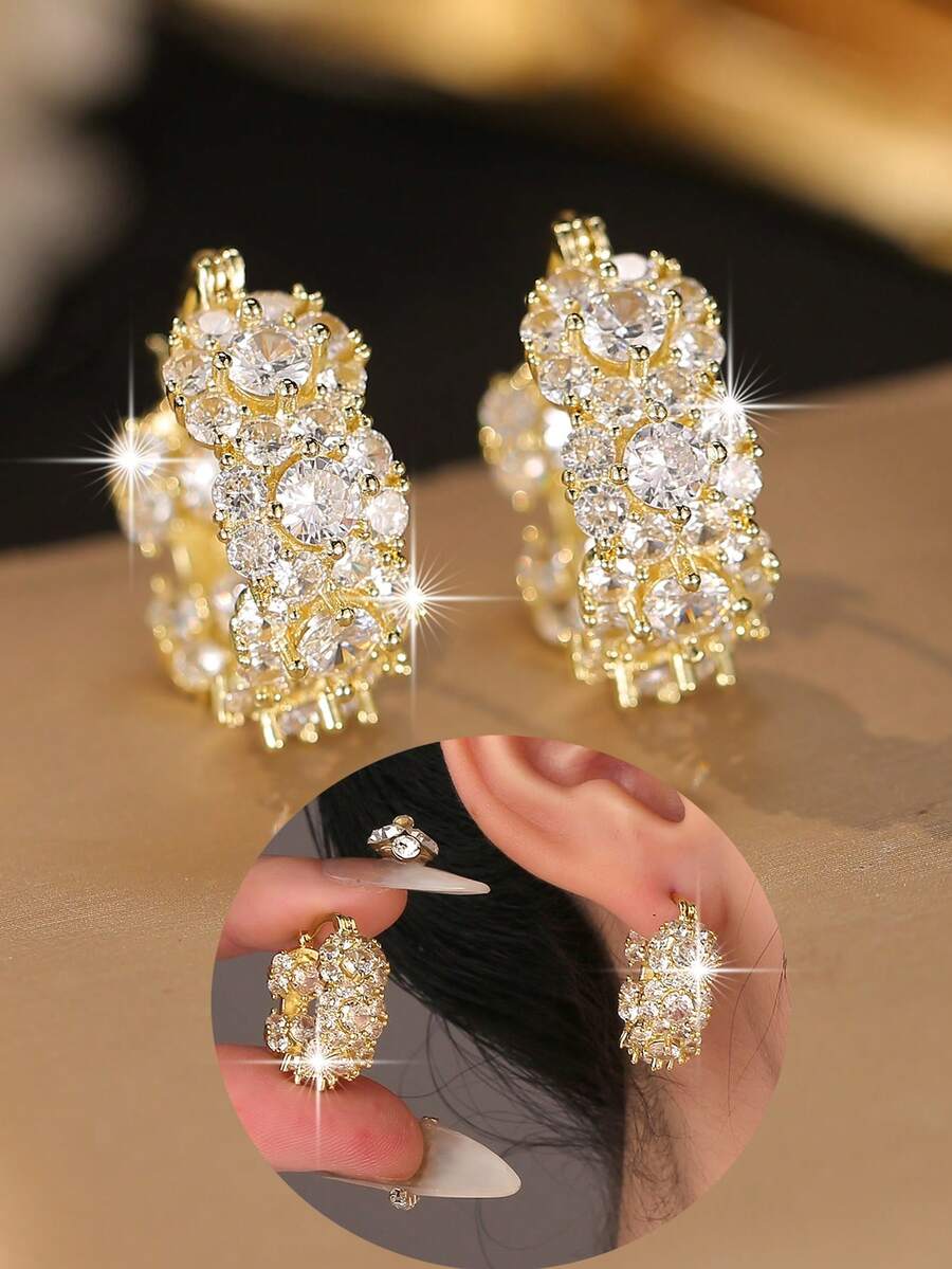 一对闪耀夺目的圆形花朵耳环,镶嵌奢华立方氧化锆,镀金设计,适合女性作为订婚、婚礼、节日礼物,铜质首饰,适用于宴会、舞会、派对等场合。 - 花 - 查看 1