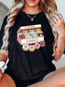 Camiseta de mujer con un estampado de donuts y pasteles y un diseño de gatito, especialmente hecha para amantes de los gatos. Esta elegante camiseta de manga corta para mujer cuenta con un cómodo cuello redondo y es lavable a máquina. Adecuados para atuendos de fiesta de adultos y celebraciones de temporada, los diseños son divertidos y apropiados para la ocasión, y los estampados son de calidad duradera. - Negro - Ver 1