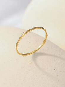 1 chiếc nhẫn thép không gỉ mạ vàng 14K tối giản, thiết kế mỏng với họa tiết kim cương cắt giác, phù hợp cho phụ nữ và bé gái đeo hàng ngày hoặc đeo cùng các nhẫn khác. - S - Xem 6