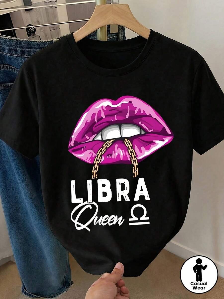 Camiseta negra Y2K con diseño de labios brillantes y cadena para la reina Libra perfecta para destacar tu estilo único y moderno ideal para cualquier ocasión casual y atrévete a ser diferente. - Negro - Ver 1