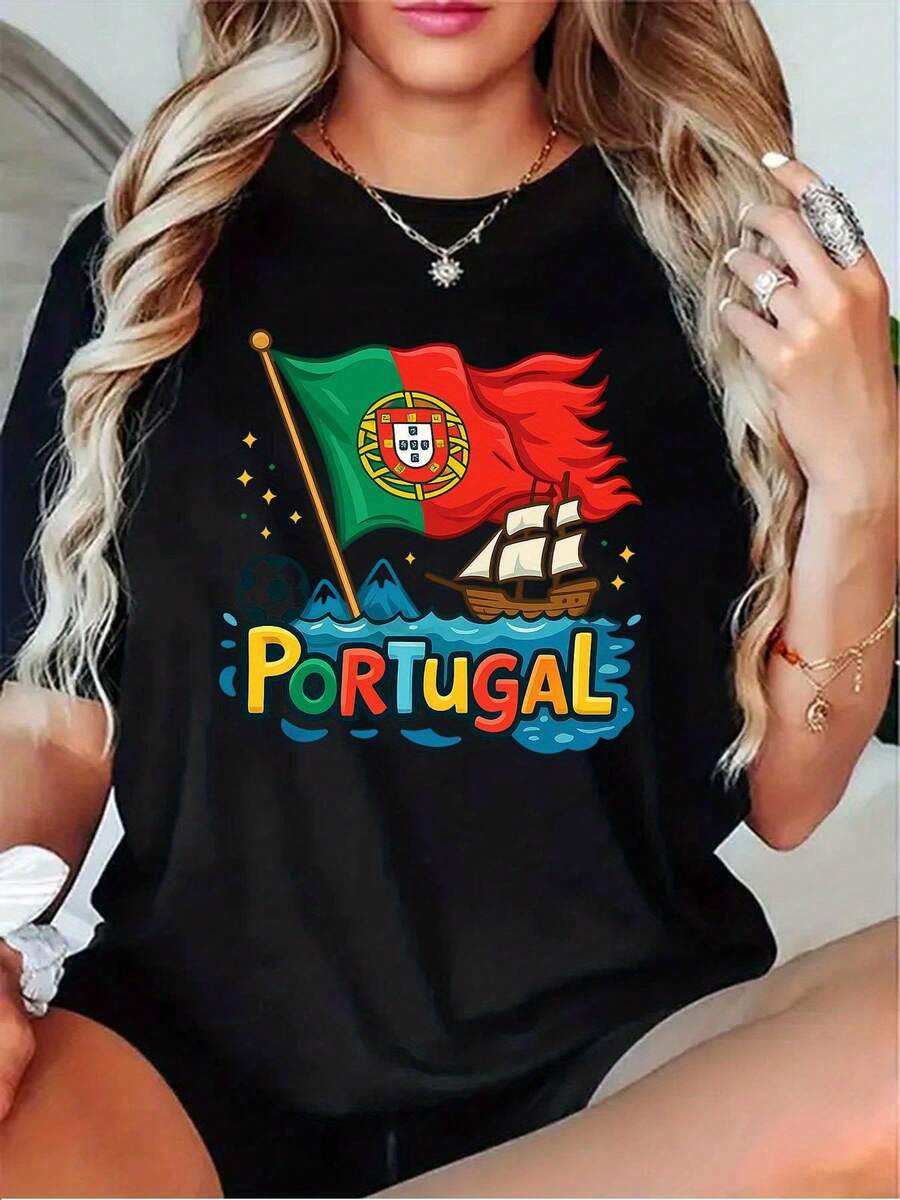 Camiseta de mujer con temática portuguesa - Con elementos de la bandera nacional, velero, fútbol y lugares emblemáticos - Camiseta casual de manga corta con cuello redondo (esquema de colores negro, gris, blanco y rojo oscuro) - Ropa cultural portuguesa - Negro - Ver 1