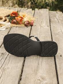 Sandales d'été pour femmes à fines brides, portables de 2 manières, sandales minimalistes à boucle métallique et semelle épaisse, sandales de mode polyvalentes et décontractées à bout ouvert, antidérapantes, légères et confortables pour le trajet quotidien - Noir - Voir 5