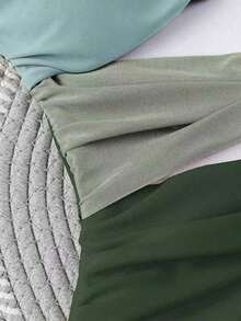 Traje de baño de una pieza con bloques de color y diseño calado para mujer, ideal para vacaciones y playa en verano - Verde - Ver 5