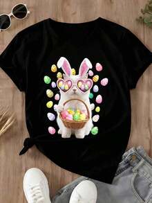 Camiseta con diseño de conejo de Pascua con gafas de sol en forma de corazón sosteniendo una canasta de huevos coloridos - Estilo vintage urbano unisex, de algodón 100%, manga corta, cuello redondo. - Negro - Ver 4