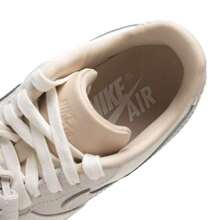Nike Air Force 1 '07 Sepatu Sneaker Low-Top yang Nyaman, Serbaguna, Kasual, Dasar, Anti Selip, dan Tahan Lama, Wanita, Beige Pink - Putih pudar/merah muda - View 9