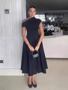 Primavera Verano Vestido liso plisado cuello oblicuo ajustado elegante sensual estilo europeo vestido de fiesta moda para mujer - Negro - Ver 2