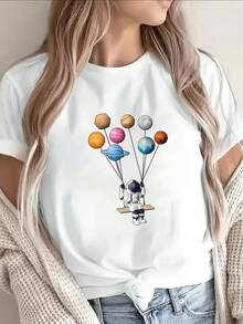 Camiseta de manga corta de poliéster, diseño con estampado de astronauta y planeta, ropa casual ligera, adecuada para el hogar, la oficina o actividades al aire libre, ropa diaria cómoda y duradera para adultos. - Blanco - Ver 1