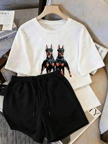 Conjunto de dos piezas de camiseta y shorts para mujer, con patrón de dos perros Doberman geniales, llamativo y con estilo, versátil para uso diario casual - Camiseta blanca + pantalones cortos negros - Ver 1