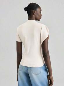 2026SS Nueva blusa de verano para mujer, uniforme de maestra, atuendo de aeropuerto para el Día de la Independencia, de tela elástica, camiseta azul sólida talla grande vendida, estilo casual cómodo, top de punto, diseño asimétrico, manga corta frun - Albaricoque - Ver 3
