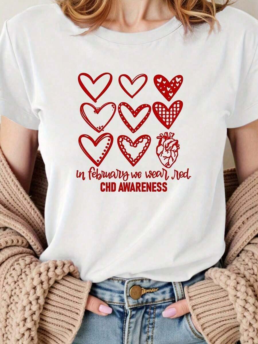 Camiseta Casual para Mujer - Camiseta de Verano con Estampado de Corazón - Cuello Redondo, Manga Corta, Tejido de Punto, Beige con Diseño de Corazón y Detalles en Rojo, Texto "El Mes de Concientización sobre la Cardiomyocarditis" (CHD), Ligera y Transpirable para Vestimenta Casual, 100% Algodón, Duradera - Blanco - Ver 1