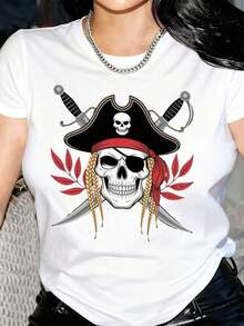 Camiseta Gráfica de Calaveras Piratas y Espadas Entrelazadas para Mujer - Camiseta de Cuello Redondo Azul Intenso con Detalles Rojos, Top Casual Suave para Uso Diario, Fiestas de Disfraces, Eventos Temáticos de Piratas y Atuendos Casuales - Diseño Pirata Auténtico, Accesorios Piratas, Ropa de Fiesta, Ropa Urbana Atrevida, Ajuste Cómodo, Camiseta Distintiva, Mujer - Blanco - Ver 1