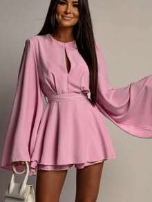 Vestido corto elegante con espalda descubierta y cintura marcada - Rojo - Ver 1