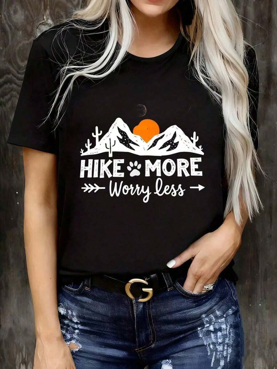 Popular Casual T-Shirt For Women 2026, Mountain Adventure T-Shirt With Nature-Inspired Graphic Print, Paw Print And Sunset Design, Casual Summer T-Shirt With Round Neck And Short Sleeves, Suitable For Sports Events, Parties, Hiking And Other Festive Gifts. - 黑色 - 查看 1