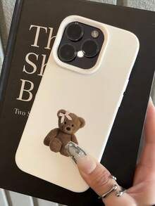 1个白色荔枝纹理磨砂镜头保护壳，可爱蝴蝶结泰迪熊图案，适用于 16 Pro Max、17/16/15/14 Plus、13/12/11、Air系列 - 彩色 - 查看 5