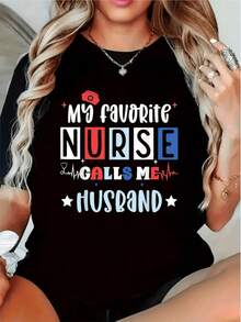 Texto con mensaje romántico que celebra el orgullo de tener como pareja a una enfermera con elementos gráficos médicos y colores patrióticos camiseta de mujer 100% algodón 220g - Negro - Ver 1