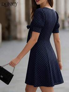DONICY Vestido mini de mujer con cuello en V, mangas de pétalo y falda evasé con decoración de lazo, en estampado de lunares blanco y negro, vestido de verano - Azul - Ver 2