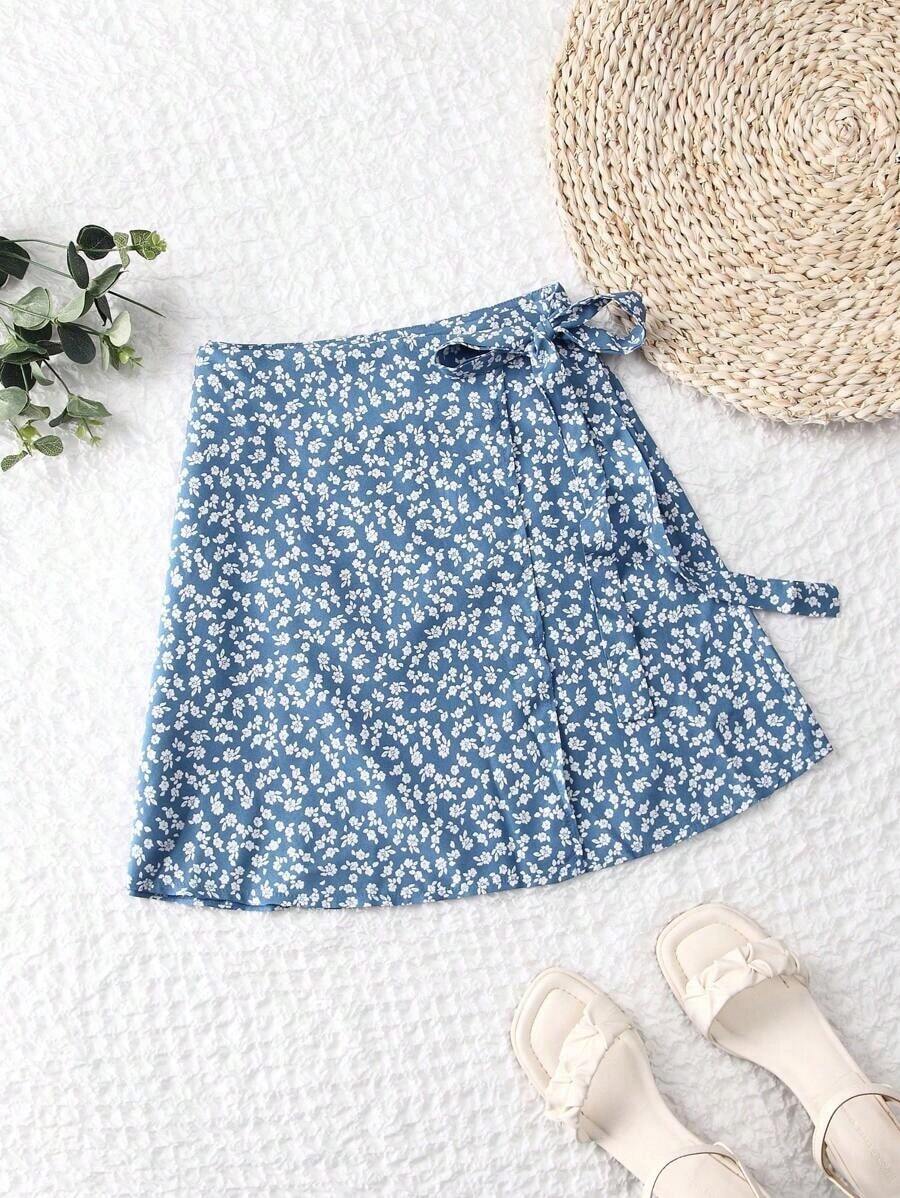 Falda envolvente con estampado floral pequeño y cinturón autoajustable - Azul - Ver 1