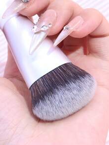1 buah Kuas Alas Bedak Kepala Datar, Kuas Concealer, Aplikasi Halus Tanpa Menggumpal, Riasan Cepat, Cocok Untuk Pemula, Alat Rias Portabel - MultiWarna - View 5