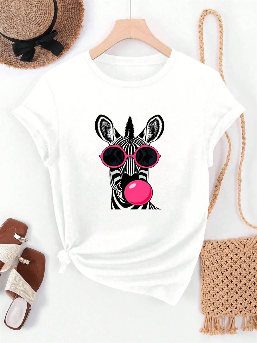 Camiseta casual de moda para mujer con estampado de cebra y una mujer con gafas de sol soplando burbujas. Traje de fiesta elegante,T-shirt para damas elegantes,Blusas adecuadas para mujeres con curvas,Faldas de graduación,Ropa casualEstampado de animales adorables ,Estampado de letras divertidas - Blanco - Ver 1