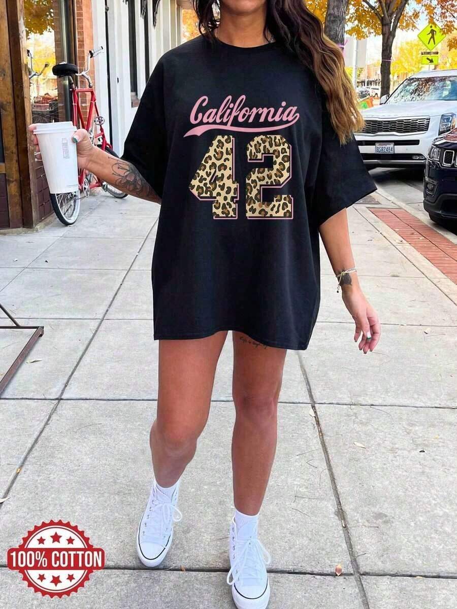 Camiseta de moda casual de primavera verano para mujeres, top suelto y versátil, estilo retro, estampado de leopardo, números California 42, cuello redondo, manga corta, camiseta de hombro caído de gran tamaño-Vintage Street Style Unisexoose Cotton Short Sleeve Crew Neck T-Shirt - Negro - Ver 1