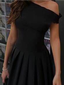 Primavera Verano Vestido liso plisado cuello oblicuo ajustado elegante sensual estilo europeo vestido de fiesta moda para mujer - Negro - Ver 8