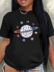 Camiseta de manga corta, ligera y duradera, con un diseño de patrón de planeta espacial, es perfecta para salidas informales en casa, en la oficina o en un restaurante, mostrando un vibrante estampado cósmico y un ajuste cómodo. - Negro - Ver 7