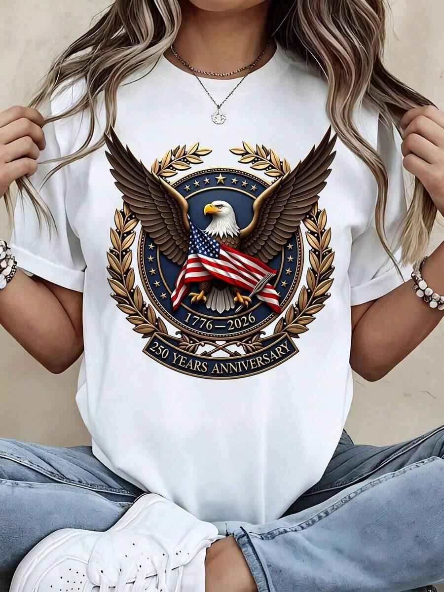 Camiseta Azul con Emblema del Águila Americana para el 250 Aniversario, con Bandera de Estados Unidos y Diseño de Águila Calva, para Eventos Patrióticos y Celebraciones Nacionales) playeras de mujer - Blanco - Ver 1