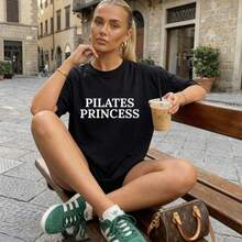 Pilates Princess Tee, trendy pilates shirt, reformer lover gift, pinterest aesthetic weekend vibes outift, sporty chic athleisure gift.JPG - Negro - Ver 1
