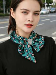 1条新款水钻装饰女士围巾，多功能领巾，时尚保暖围脖，适合日常佩戴 - 豹紋綠 - 查看 3