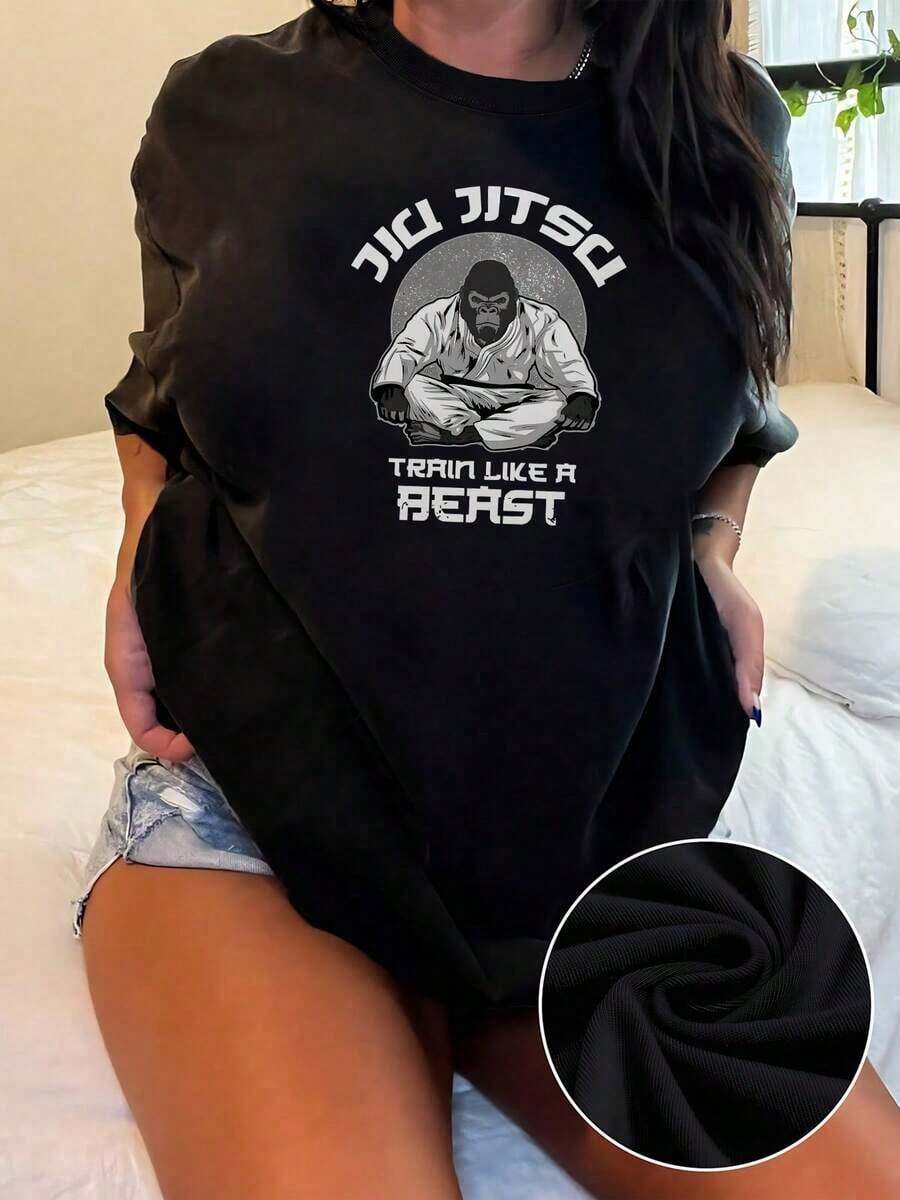 Comfortable. Martial Arts Illustration Showing A Person Sitting In A Meditative Position Wearing Jiu-Jitsu Attire, Conveying Strength, Discipline, And Self-Improvement. Women's 100% Cotton White T-Shirt, Comfortable And Durable. Fashionable All-Match Women's Short Sleeve T-Shirt, Basic Style For Inner And Outer Wear. - 黑色 - 查看 1