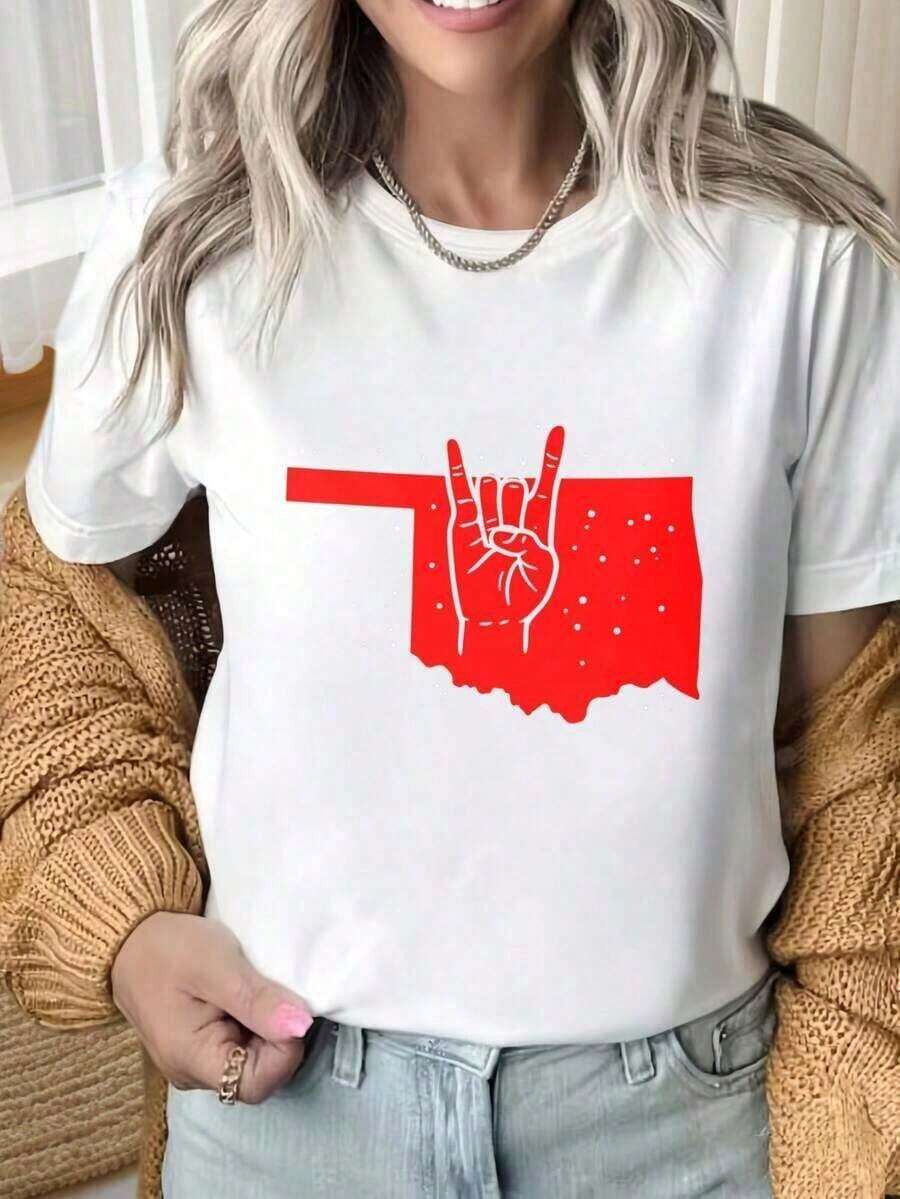 Camiseta de manga corta con cuello redondo para mujer, diseño rojo con mapa del estado de Oklahoma y señal de mano, camiseta negra. Los estampados divertidos son adecuados para fiestas navideñas, actividades deportivas, fiestas de vacaciones, salidas, deportes y otros regalos navideños. Ropa fresca de verano para mujer. - Blanco - Ver 1