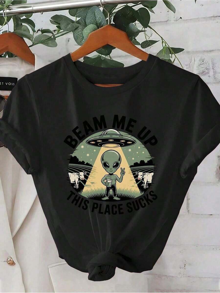 Camiseta única y divertida con diseño de alienígena y ovni ideal para amantes de la cultura y2k destaca su originalidad y humor perfecto para cualquier ocasión y regalo especial atrévete a lucirla y ser el centro de atención - Negro - Ver 1
