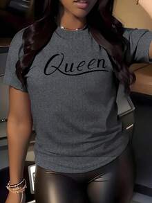 Suave, transpirable y ligera para comodidad durante todo el día. Camiseta casual de manga corta para mujer, con estampado de reina, diseño brillante, tela suave y elástica, cuello redondo, lavable a máquina, adecuada para todas las estaciones, perfecta para el verano, apariencia elegante, material no transparente. Cuello redondo clásico con un corte relajado que favorece todas las formas del cuerpo y es fácil de combinar con jeans, shorts y leggings. - Negro - Ver 9