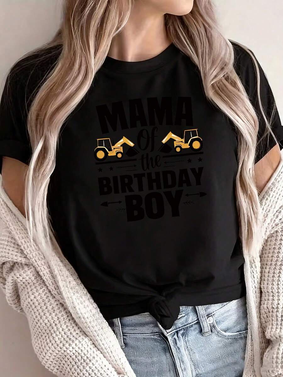 Camiseta de manga corta con cuello redondo para mujer, modelo 2026, estampada con las palabras "MAMA del NIÑO CUMPLEÑERO" junto con dos patrones de excavadoras amarillas y flechas y estrellas decorativas. Camiseta deportiva de moda, informal, de uso diario, con cuello redondo y manga corta, cómoda para mujer. - Negro - Ver 1
