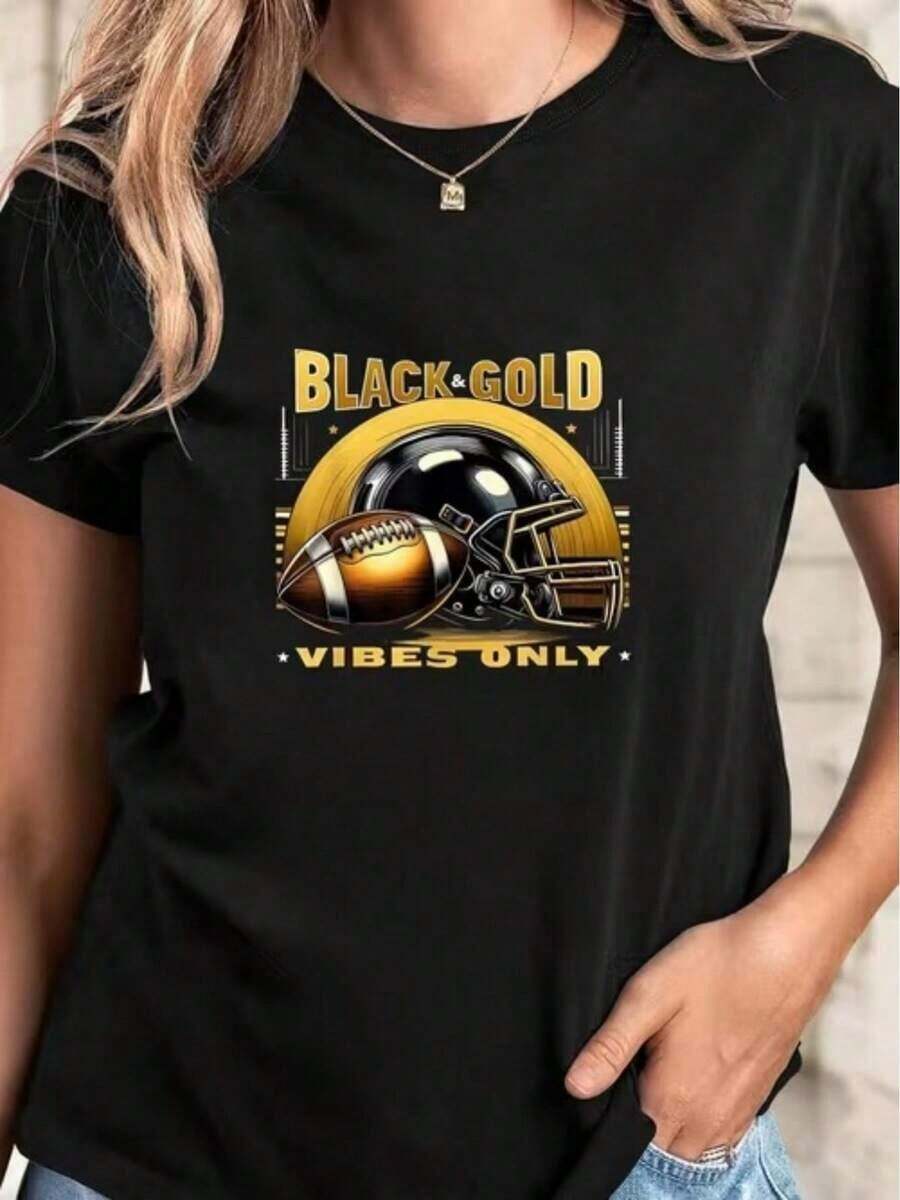 Camiseta casual para mujer, top deportivo de manga corta para uso diario, estampada con un diseño de casco de fútbol en negro y dorado, adecuada para usar en vacaciones. - Negro - Ver 1