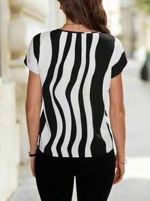 Camisa de mujer de contraste de color impreso para uso diario - Blanco y Negro - Ver 2