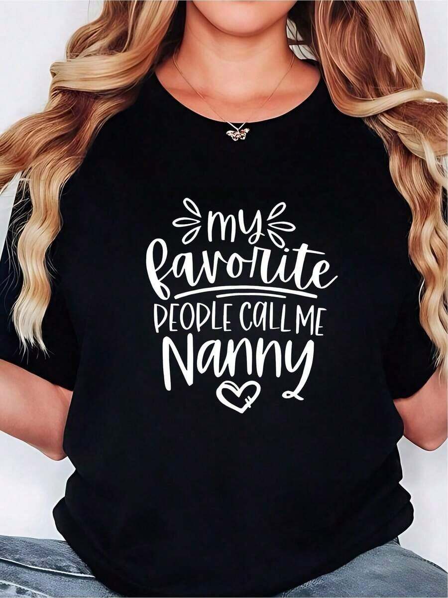 Camiseta única y moderna con diseño atractivo "Mis personas favoritas me llaman abuela" estilo y2k ideal para quienes buscan comodidad y estilo, perfecta para regalar o lucir en cualquier ocasión, disponible en tallas variadas para todos los gustos. - Negro - Ver 1