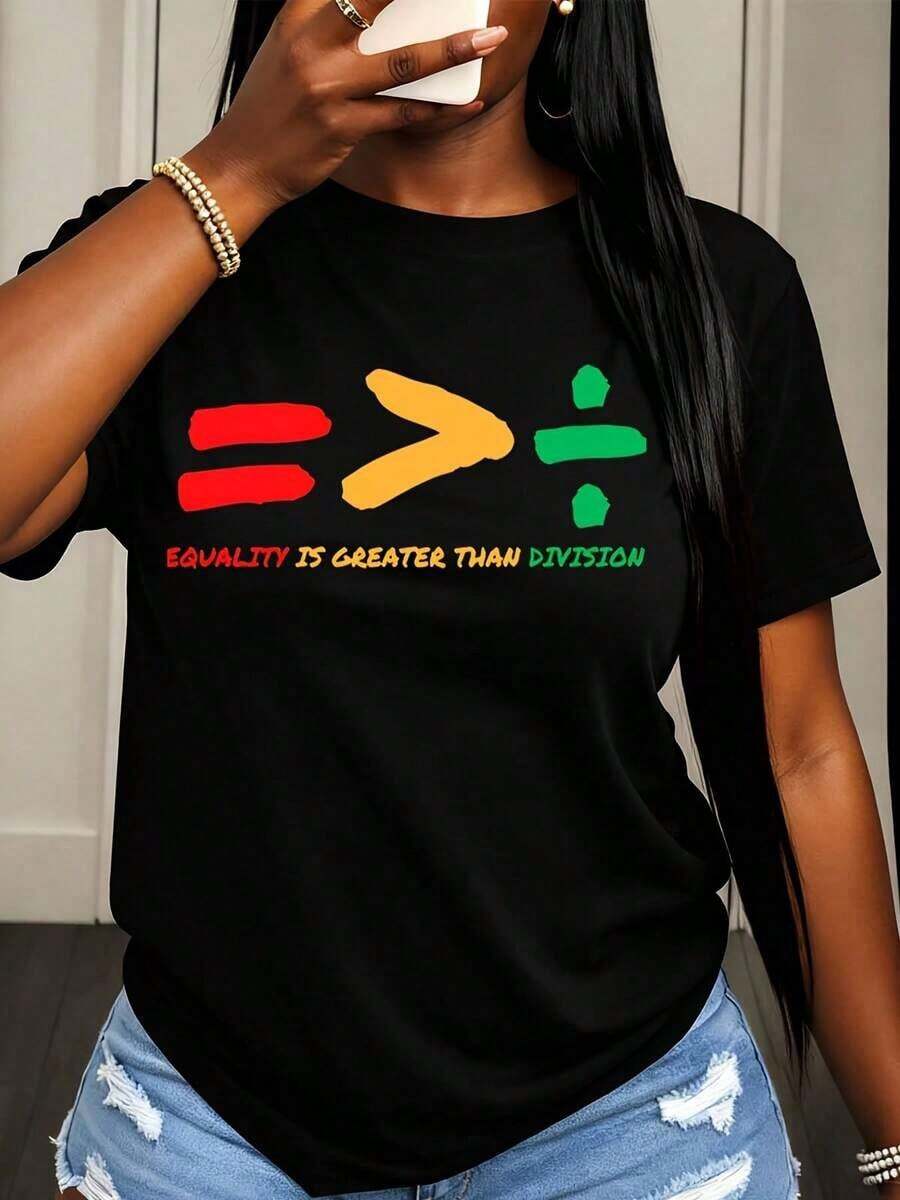 Camiseta Casual para Mujer con Estampado del Símbolo Matemático de Igualdad Es Mayor Que División para Uso Diario y Atuendos Distintivos - Negro - Ver 1