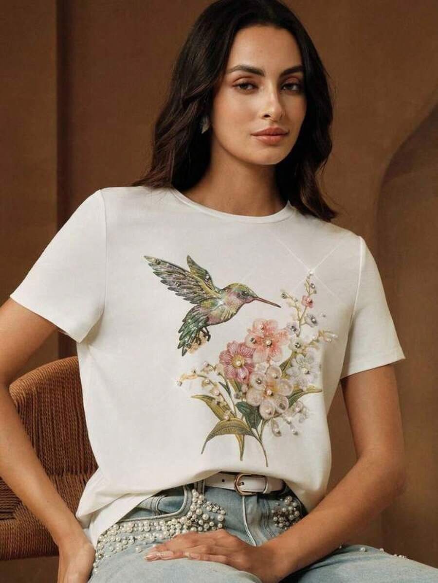 Camiseta de modaAnewsta New Women's Summer Casual Beaded Hummingbird & Floral Print Round Neck Short Sleeve T-Shirt, Gentle Style Versatile Slim Fit Casual Top,Camisetas conmemorativas, productos de anime japonés, conjuntos para padres e hijos, artículos para el Día de San Valentín, camisetas gráficas para hombre, camisetas gráficas para mujer, camisas - Blanco - Ver 1