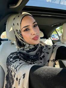 A Women's Bohemian-Style Single-Sided Printed Scarf, Made Of Lightweight Silk Chiffon, Featuring Sun Protection Function, Multi-Purpose Long Shawl, Suitable For Daily Use In All Seasons - Multicolor - View 1