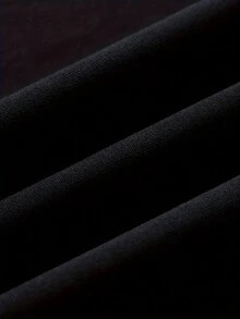 Camiseta de manga corta y cuello redondo para mujer, con estampados de dibujos animados divertidos, una opción de ropa deportiva moderna y entretenida para damas, perfecta para salidas de verano cómodas - Negro - Ver 5