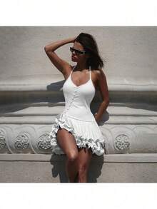 Vestido Ajustado De Chica Trendy Con Cuello Halter, Volantes Y Diseño De Botones Simples - Blanco - Ver 2