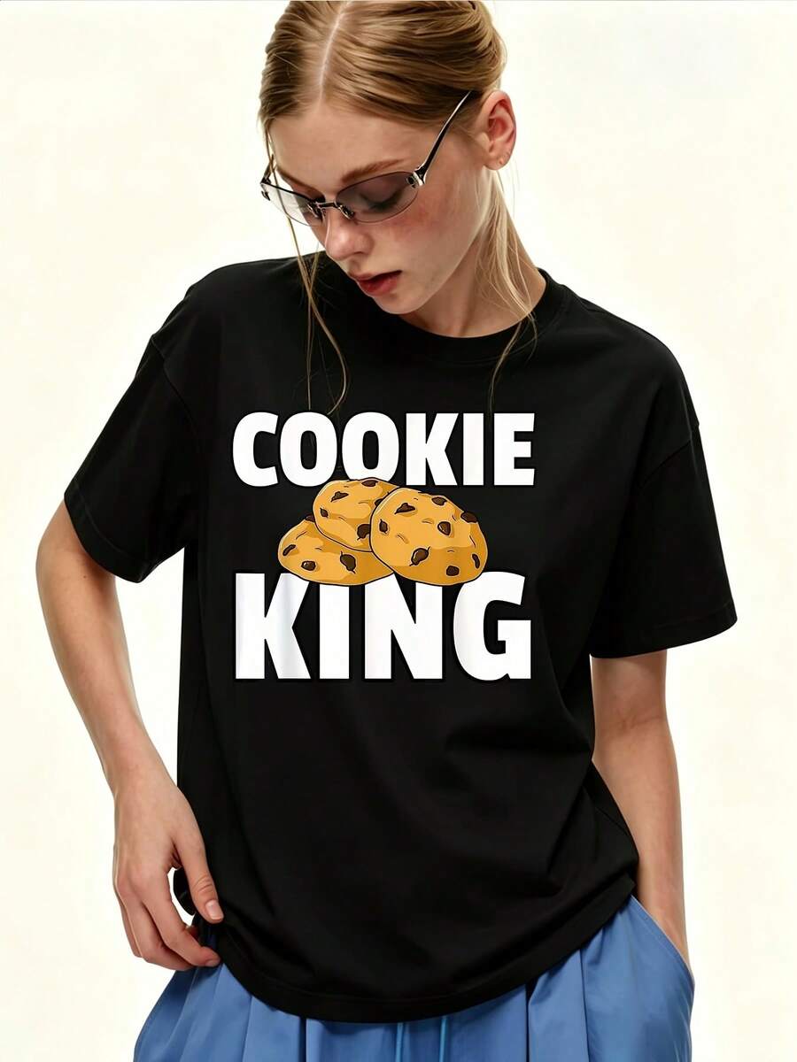 Camiseta de mujer de 180 g con estampado de Cookie King, manga corta, cuello redondo, top holgado informal de verano, regalo para el Día de la Madre, reuniones familiares, formación de equipos de empresa - Camiseta unisex de algodón holgado de manga corta y cuello redondo estilo vintage urbano. - Negro - Ver 1