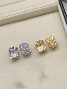 1对经典金属几何夹式耳环，适合无耳洞女性佩戴，无需耳洞 - 褶皺耳夾 - 查看 4