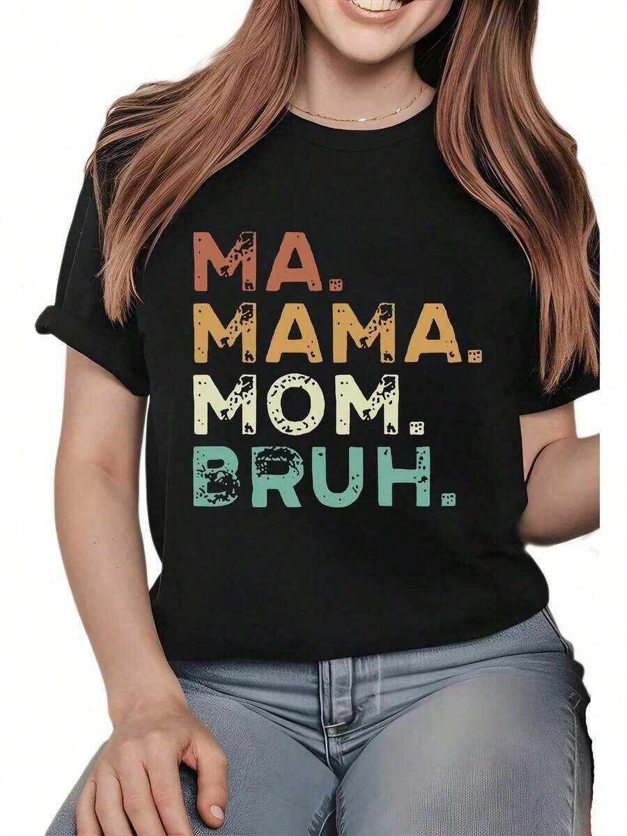 Camiseta única con diseño divertido que destaca las palabras Ma Mama Mom Bruh perfecta para el estilo y2k en México ideal para quienes aman la moda urbana y la cultura moderna disponible en varios tamaños no te quedes sin la tuya - Negro - Ver 1