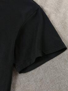 Camiseta estampada de mujer con hombros descubiertos, top casual de manga corta y cuello redondo, adecuada para primavera, verano y otoño, ropa de mujer. - Negro - Ver 5