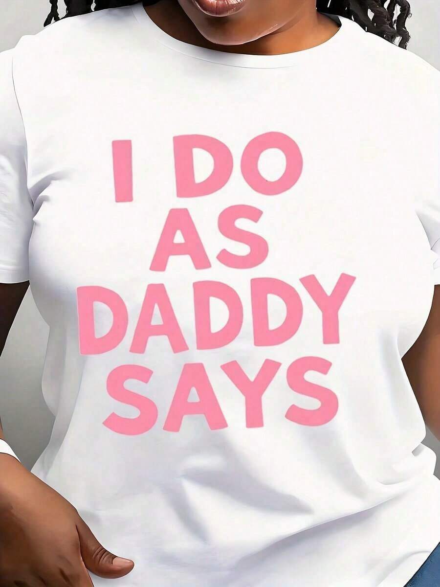 Camiseta Gráfica Moderna y Minimalista para Mujer con Estampado 'YK Hago Lo Que Dice Papá', Letras Rosadas Atrevidas, Manga Corta Cómoda, Top Casual para Atuendos Informales y Atuendos con Estilo, Camiseta con Lema Divertido para Mujer, Casual para el Día a Día - Blanco - Ver 1