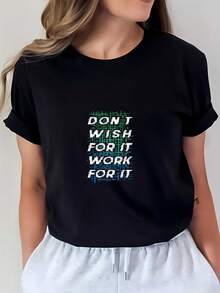 Camiseta de 180g de algodón puro con la frase "En lugar de rezar, trabaja duro para lograrlo" - ¡la elección perfecta para reuniones familiares, actividades de team building y regalos navideños! Diseño estampado a la moda, que muestra el encanto del verano y el espíritu festivo. - Negro - Ver 7