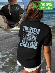 Camiseta negra para mujer con estampado de tortuga marina y texto The Ocean is Calling ideal para disfrutar playa y verano reúne estilo y conciencia ecológica prenda imprescindible en tu armario centro de atención en tus aventuras costeras diseño único y atractivo - Negro - Ver 12