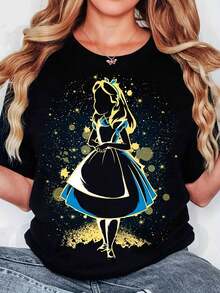 Camiseta Negra para Mujer con Gráfico de Alicia en el País de las Maravillas - Diseño Icónico con Alicia en Vestido Azul y Negro, Estilo Caprichoso con Estrellas Doradas y Puntos Circulares - Ideal para Ocasiones Informales, Uso Diario o Regalos Especiales - Negro - Ver 6